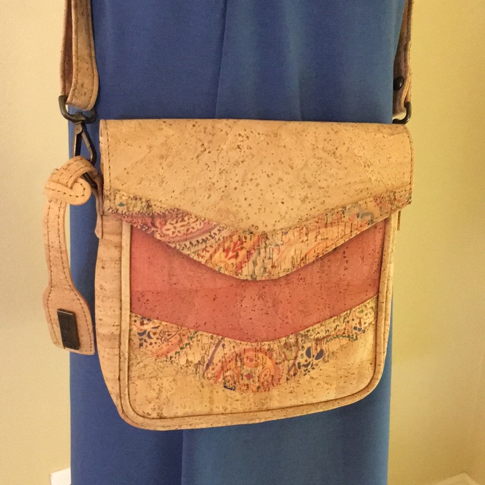 Artelusa Natural Cork Crossbody Purse